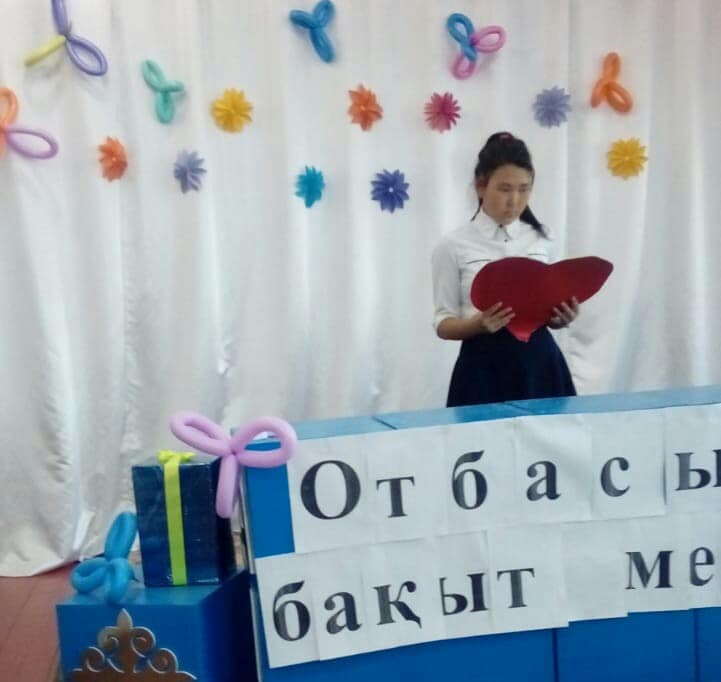 Алматы облысы Жамбыл ауданы Тарғап ауылындағы орта мектептің 10-сынып оқушыларымен "Менің отбасым" тақырыбында шығарма байқауы өткізілді. 